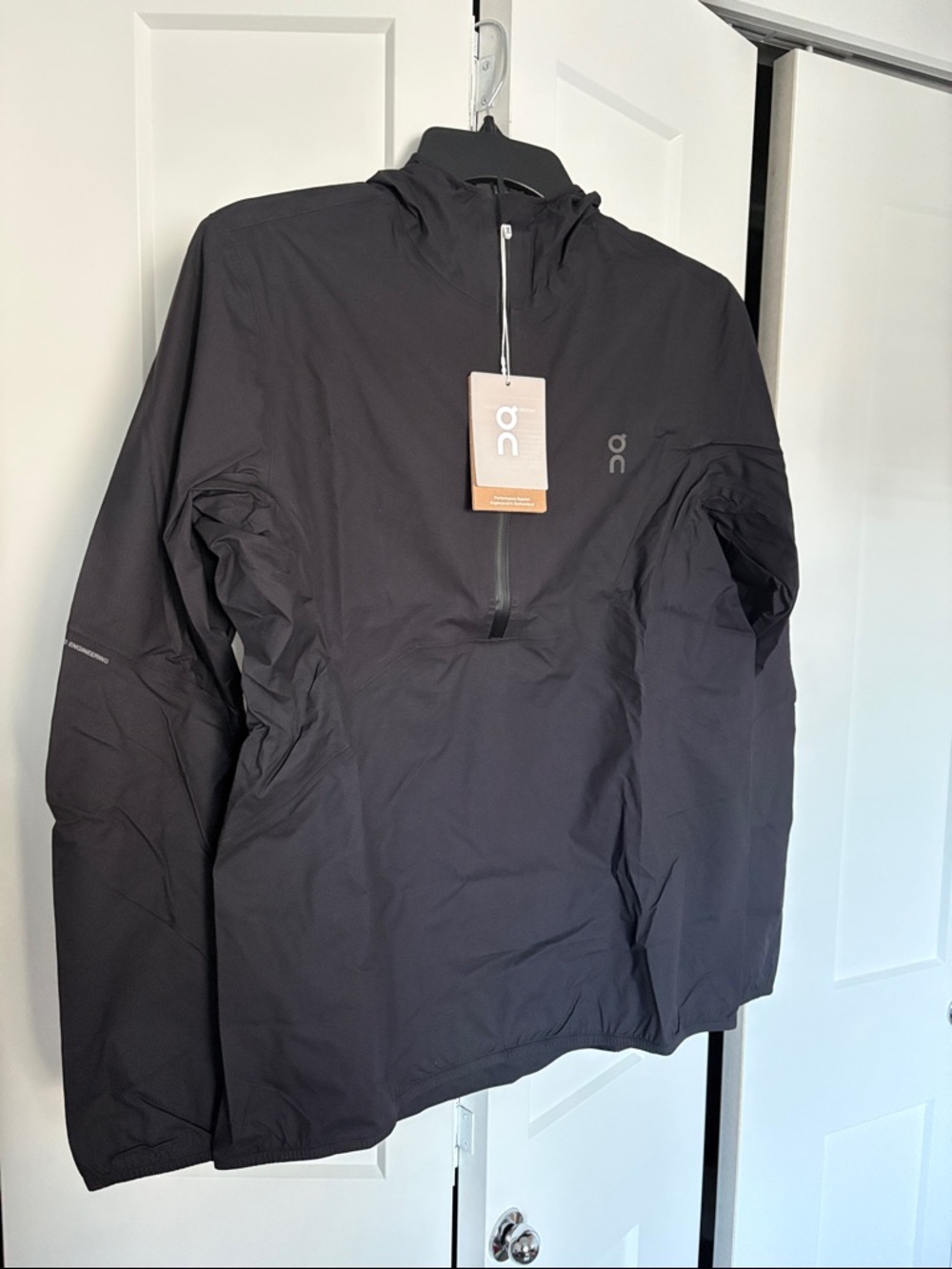 NWT [On] Cloud Running Anorak Waterproof Jacket Coat Windbreaker Black Women’s S - Picture 6 of 13